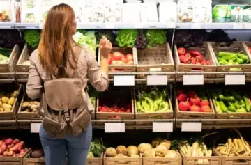 Mayo volvió a mostrar un fuerte derrumbe en las ventas de supermercados