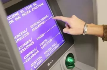 ¿Cuánto aumenta la AUH en agosto y cuándo se cobra?