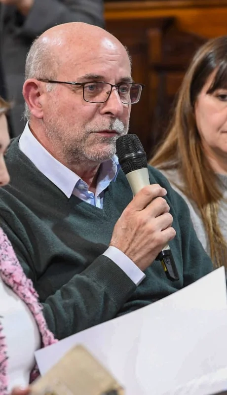 Senador Flavio Fama.