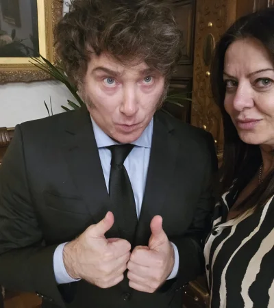 Javier Milei junto a Sandra Petovello.