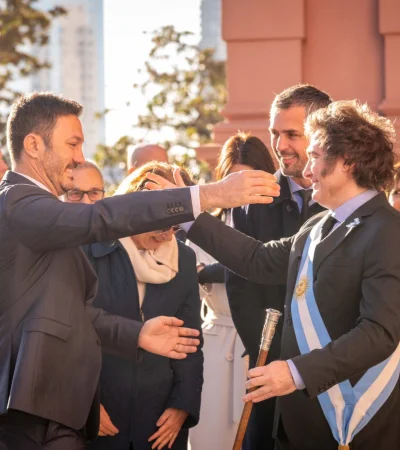 El ministro de Defensa, Luis Petri, y el presidente de la Nación, Javier Milei.