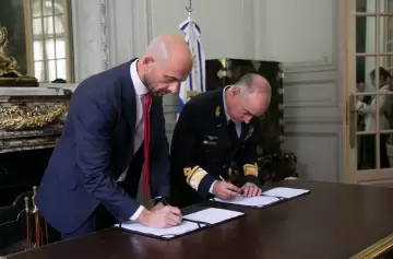 Se busca desarrollar nuevas rutas aéreas entre Argentina y Uruguay