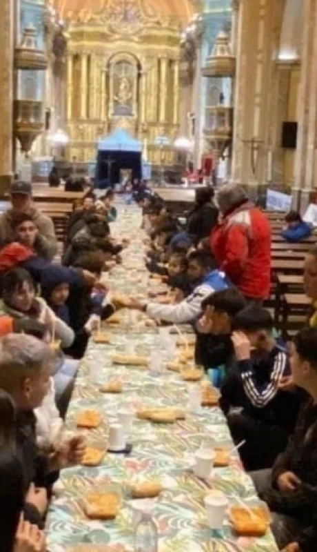 Catedral Metropolitana se convierte en un comedor para gente en situación de calle.