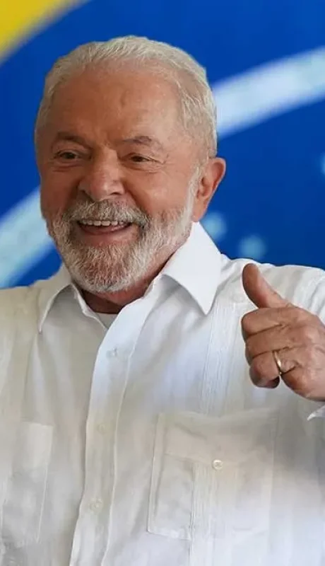 Lula Da Silva, presidente de Brasil celebra la caida del desempleo a niveles históricos.