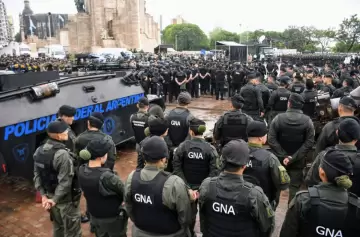 Rosario: casi 30 policías federales se intoxicaron por comer hamburguesas