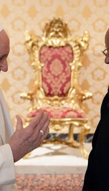 El papa Francisco y la actriz Woopi Goldberg
