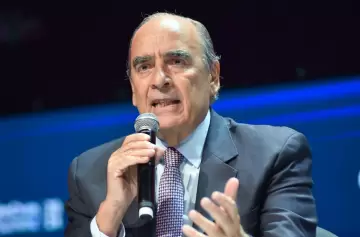 Francos le respondió a Cristina: "Ella manejó el país al borde de la explosión"