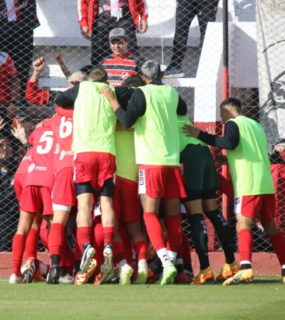¡Gritalo Indio! Banderas rojas y negras en el corazón maipucino