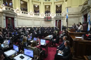 El Gobierno presiona para conseguir la Ley Bases este miércoles en el Senado