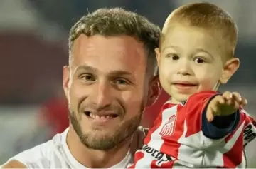 Emotiva campaña de un jugador de fútbol para encontrar un donante para su hijo
