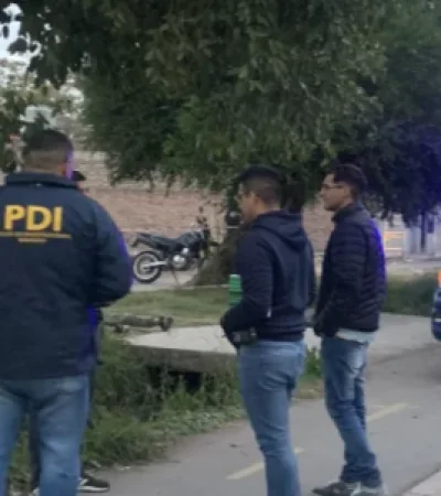 Los efectivos en servicio en la Comisaría 6 de la Ciudad de Mendoza acudieron al lugar donde se perpetró el ataque seguido de muerte.