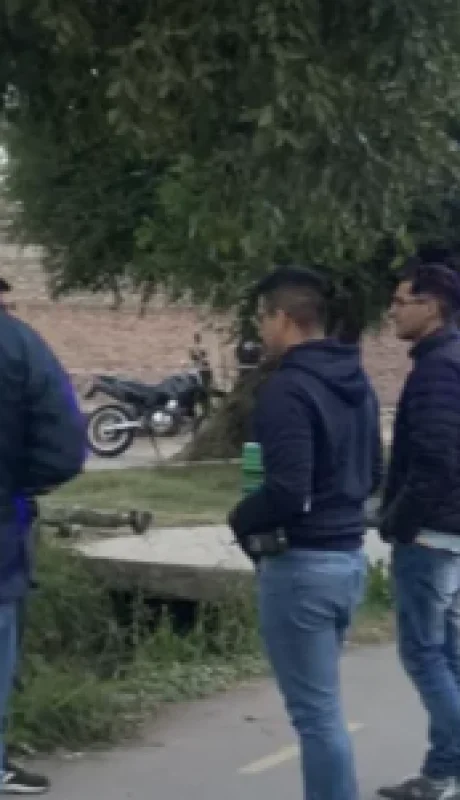 Los efectivos en servicio en la Comisaría 6 de la Ciudad de Mendoza acudieron al lugar donde se perpetró el ataque seguido de muerte.