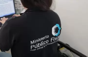 Adolescentes administraban un grupo de WhatsApp que distribuía fotos sexuales