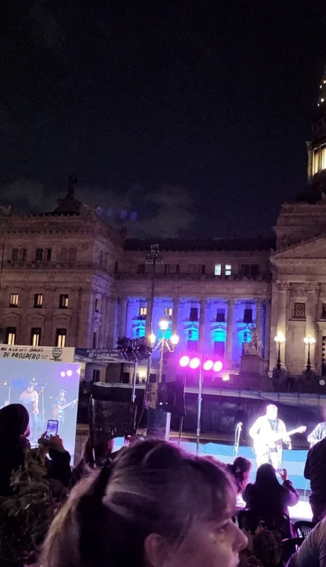 Vigilia contra la Ley Bases.