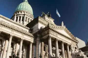 No a las privatizaciones, sí a restituir el Impuesto a las Ganancias