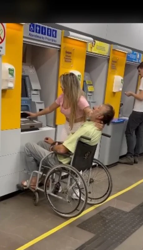 La mujer de Brasil retiró dinero utilizando la huella dactilar de su acompañante.