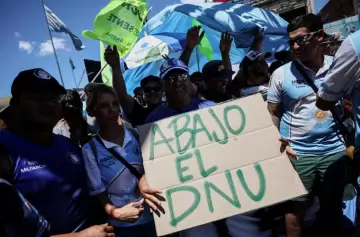"El sector privado no puede absorber a los que se quedan sin trabajo"