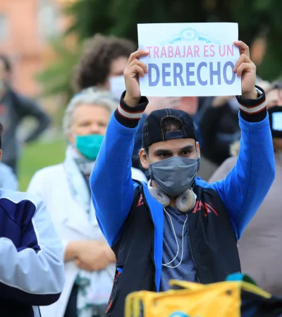Protestas ante el tratamiento de la Ley Bases