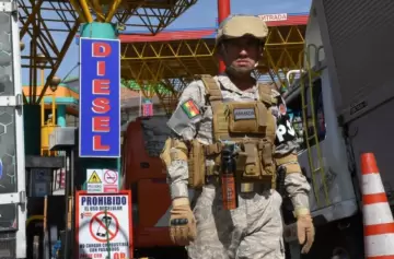 Bolivia, con el tanque vacío y con abstinencia por escasez de dólares