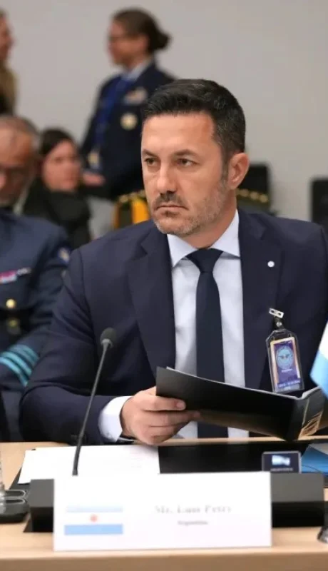 Luis Petri en el foro.