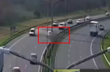 Video: conductor alcoholizado chocó y mató a un motociclista en el Camino Buen Ayre