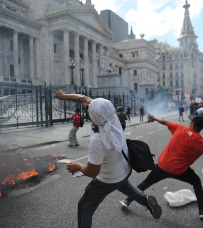 Violencia en las calles del Congreso