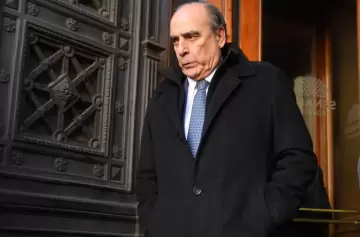 Francos contra la oposición dura: "Perdieron en el recinto y en la calle"