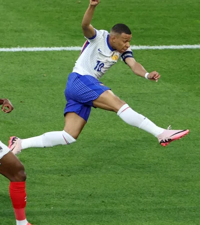 Mbapeé tuvo la chance más clara antes del gol