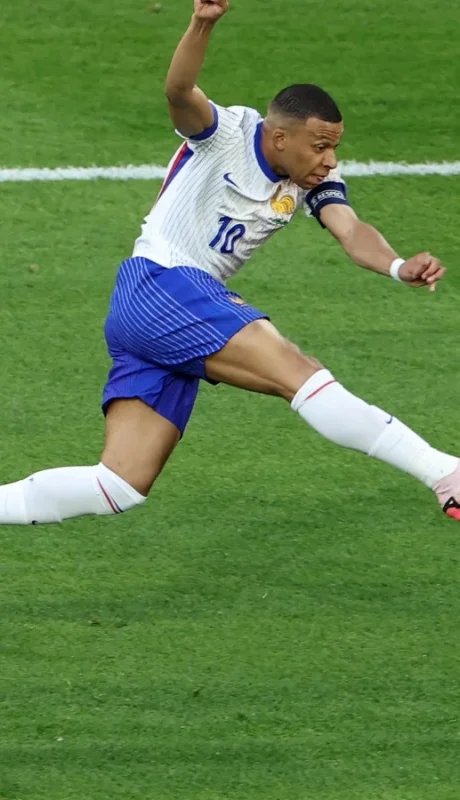 Mbapeé tuvo la chance más clara antes del gol