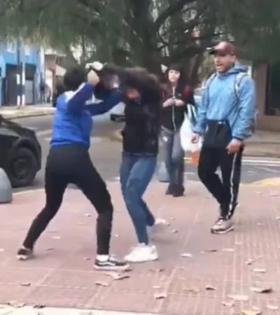 Pelea entre alumnas. Ramos Mejía