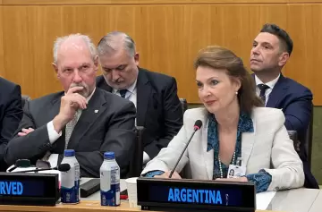 Mondino reivindicó enérgicamente los derechos soberanos sobre las Islas Malvinas