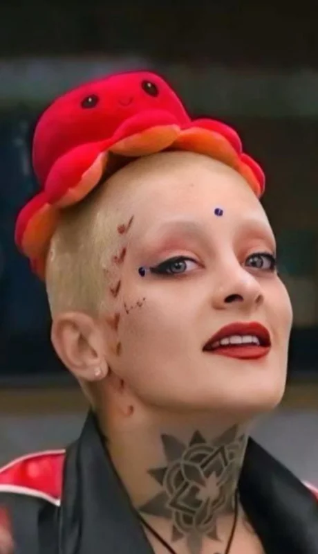 Furia y su oferta laboral de un empresario teatral.