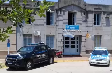 ¡Escándalo en la comisaría!: una policía fue filmada en pleno acto sexual con un recluso