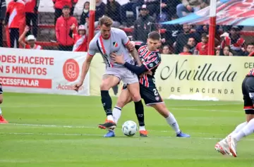 De visitante, Chacarita Juniors sepultó a Deportivo Maipú