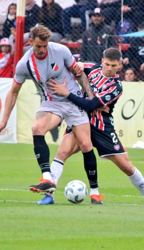 Deportivo Maipú no pudo con Chacarita