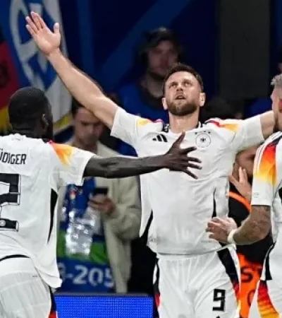 Agónico empate de Alemania