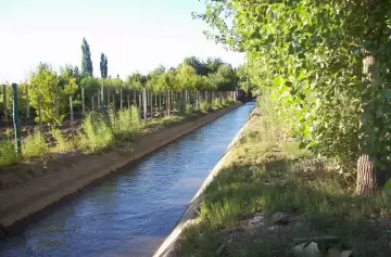 Hallan el cuerpo de una mujer de 69 años en un canal de riego