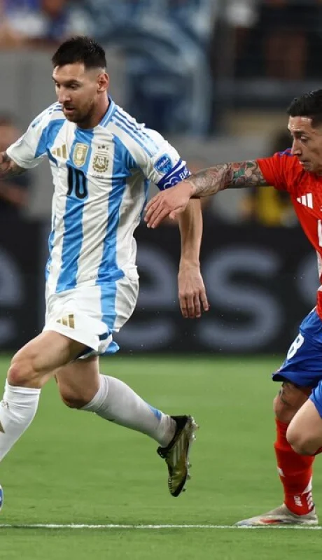 Leo Messi sufrió un golpe a final del primer tiempo