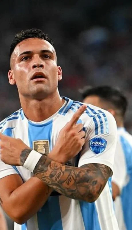 La Selección lo intentó hasta el final y Martínez marcó su gol, logrando tres puntos decisivos para Argentina.