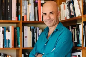 Demasiado lejos: Eduardo Sacheri y una mirada inédita sobre la Guerra de Malvinas