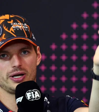 Max Verstappen se queda en Red Bull