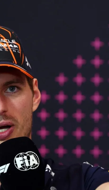 Max Verstappen se queda en Red Bull