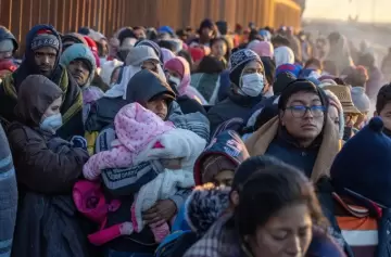 El Gobierno modificó por decreto la Ley de Migraciones: qué cambia en salud, educación y deportaciones