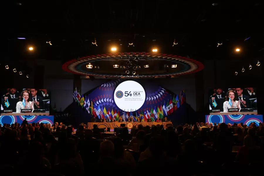 La Asamblea General de la OEA adoptó por aclamación la Declaración, a favor de Argentina, sobre la Cuestión de las Islas Malvinas