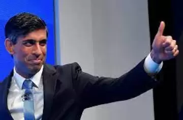 Fuerte improperio en contra de Rishi Sunak: "Ese paki"