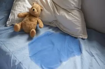 Cómo evitar que los chicos mojen la cama durante la noche y tengan un sueño seco