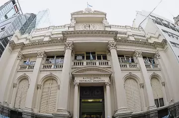 Paso a paso: ¿cómo comprar dólares desde este lunes?