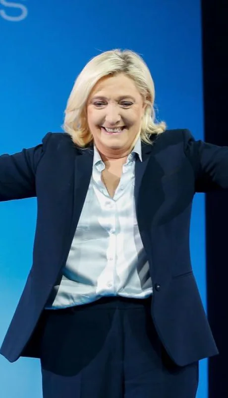 Marine Le Pen directora del partido Agrupación Nacional/