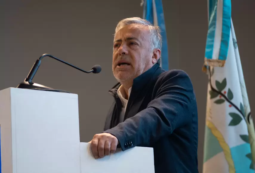 Cornejo remarcó que la tecnología ha cambiado al campo "y la gente prefiere vivir en ciudades".