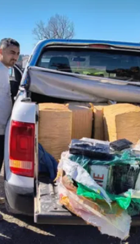 Los ocupantes de la camioneta fueron apresados luego de una persecución que duró varios minutos.